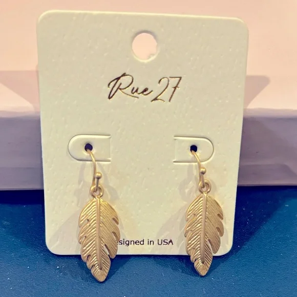 NWT RUE 27 TEXTURED LEAF DROP EARRINGS - Picture 1 of 3